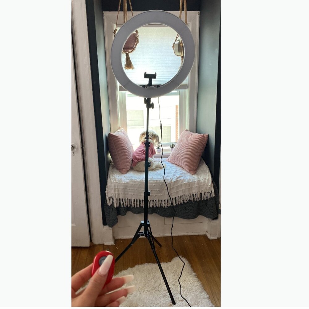 NEEWER 18" LED Ring Light Kit - LIGHTLY USED 💡✨